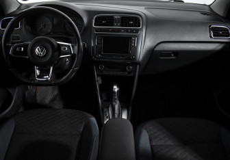 Подержанный автомобиль Volkswagen Polo Sedan 2020 года (15 фото)