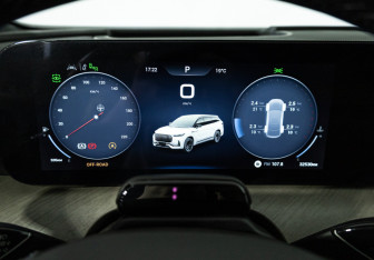 Подержанный автомобиль Jaecoo J8 2024 года (12 фото)