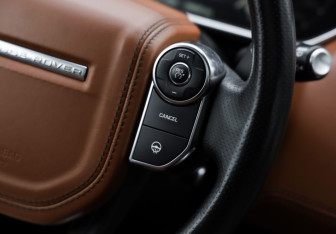 Подержанный автомобиль Land Rover Range Rover Sport 2013 года (14 фото)