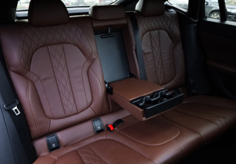 Подержанный автомобиль BMW X6 2020 года (25 фото)