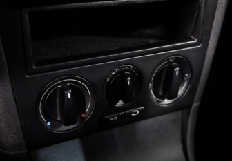 Подержанный автомобиль Skoda Octavia Liftback 2007 года (13 фото)