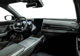 Подержанный автомобиль Geely Preface 2024 года (9 фото)