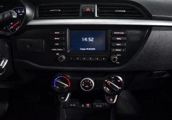 Подержанный автомобиль Kia Rio Sedan 2018 года (16 фото)