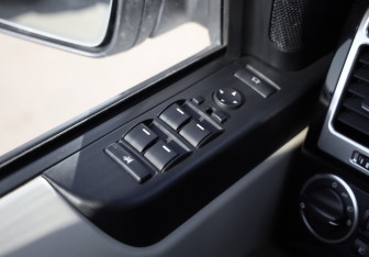 Подержанный автомобиль Land Rover Range Rover 2012 года (28 фото)