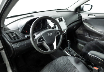 Подержанный автомобиль Hyundai Solaris Sedan 2016 года (11 фото)