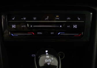 Подержанный автомобиль Volkswagen Tiguan 2021 года (18 фото)