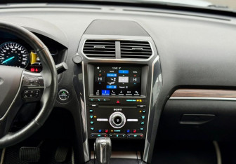 Подержанный автомобиль Ford Explorer 2019 года (18 фото)