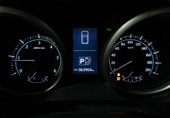 Подержанный автомобиль Toyota Land Cruiser Prado 2010 года (12 фото)