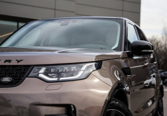 Подержанный автомобиль Land Rover Discovery 2017 года (2 фото)