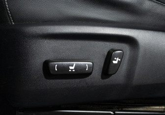 Подержанный автомобиль Toyota Hilux 2020 года (16 фото)