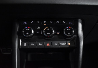 Подержанный автомобиль Skoda Karoq 2021 года (21 фото)