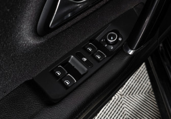 Подержанный автомобиль Volkswagen Passat CC 2011 года (10 фото)