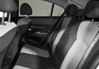 Подержанный автомобиль Chevrolet Cruze Sedan 2011 года (12 фото)