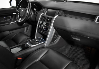 Подержанный автомобиль Land Rover Discovery Sport 2015 года (13 фото)