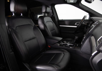 Подержанный автомобиль Ford Explorer 2017 года (11 фото)