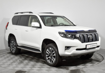 Подержанный автомобиль Toyota Land Cruiser Prado 2022 года (3 фото)