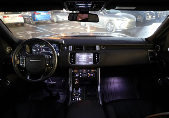 Подержанный автомобиль Land Rover Range Rover Sport 2015 года (3 фото)