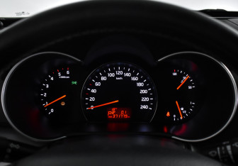 Подержанный автомобиль Kia Sorento 2014 года (17 фото)
