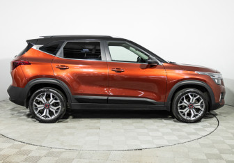 Подержанный автомобиль Kia Seltos 2020 года (4 фото)
