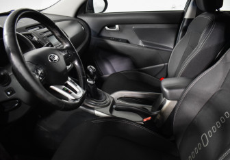 Подержанный автомобиль Kia Sportage 2014 года (10 фото)