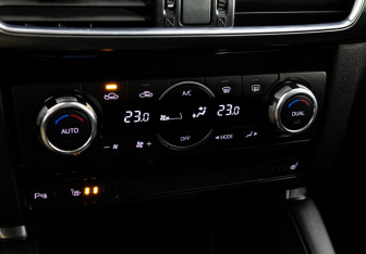 Подержанный автомобиль Mazda CX-5 2016 года (13 фото)