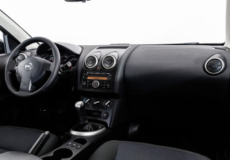 Подержанный автомобиль Nissan Qashqai 2010 года (9 фото)