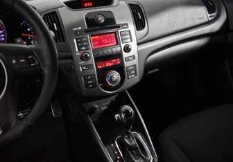 Подержанный автомобиль Kia Cerato Sedan 2011 года (18 фото)