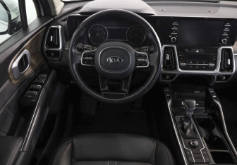 Подержанный автомобиль Kia Sorento 2020 года (10 фото)