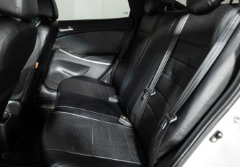 Подержанный автомобиль Hyundai Solaris Sedan 2011 года (10 фото)