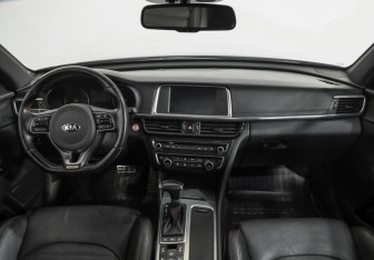 Подержанный автомобиль Kia Optima Sedan 2018 года (10 фото)