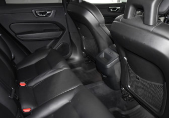 Подержанный автомобиль Volvo XC60 2018 года (14 фото)