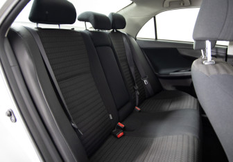 Подержанный автомобиль Toyota Corolla Sedan 2008 года (4 фото)