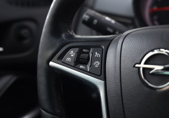 Подержанный автомобиль Opel Zafira Compactvan 2014 года (13 фото)