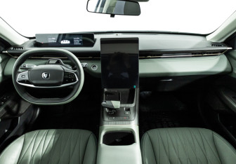 Подержанный автомобиль Changan Lamore 2023 года (13 фото)