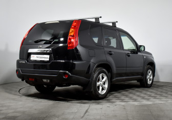 Подержанный автомобиль Nissan X-Trail 2008 года (5 фото)