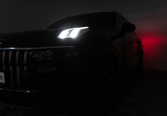 Подержанный автомобиль Lynk&Co 09 2023 года (39 фото)