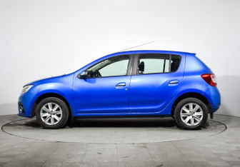 Подержанный автомобиль Renault Sandero 2019 года (8 фото)