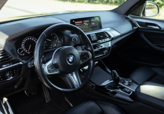 Подержанный автомобиль BMW X3 2018 года (22 фото)