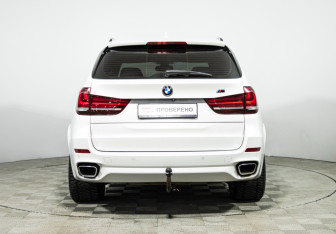 Подержанный автомобиль BMW X5 2017 года (6 фото)