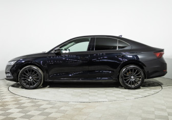 Подержанный автомобиль Skoda Octavia Liftback 2021 года (8 фото)