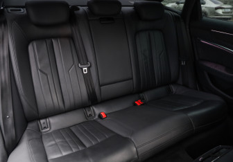 Подержанный автомобиль Audi A6 Sedan 2020 года (31 фото)