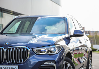 Подержанный автомобиль BMW X5 2020 года (2 фото)