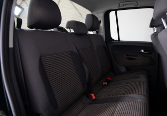 Подержанный автомобиль Volkswagen Amarok 2011 года (11 фото)