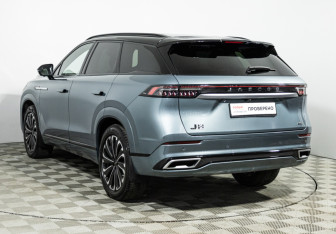 Подержанный автомобиль Jaecoo J8 2024 года (7 фото)