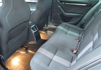 Подержанный автомобиль Skoda Octavia Liftback 2020 года (11 фото)