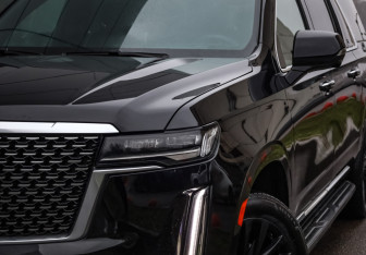 Подержанный автомобиль Cadillac Escalade Suv 2021 года (2 фото)