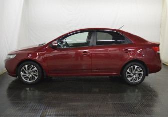 Подержанный автомобиль Kia Cerato Sedan 2010 года (8 фото)
