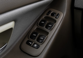 Подержанный автомобиль Volvo XC90 2008 года (15 фото)