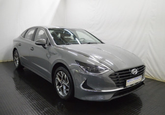 Подержанный автомобиль Hyundai Sonata 2023 года (3 фото)