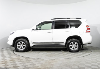 Подержанный автомобиль Toyota Land Cruiser Prado 2015 года (8 фото)
